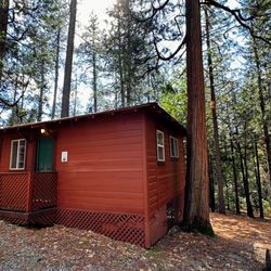 Gold Country Campground Resort - Gold Country Campground Resort offers six (6) fully furnished cabins that sleep four (4).