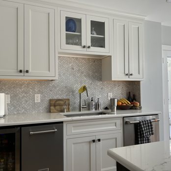 RL Rider Remodeling - a kitchen with white cabinets - General Contractors Near Me - Lansing, Michigan RL Rider Remodeling - a kitchen with white cabinets - General Contractors Near Me - Lansing, Michigan