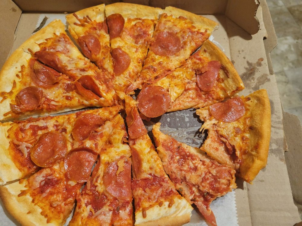 PAT’S PIZZERIA Updated September 2024 11 Reviews 2008 W Newport