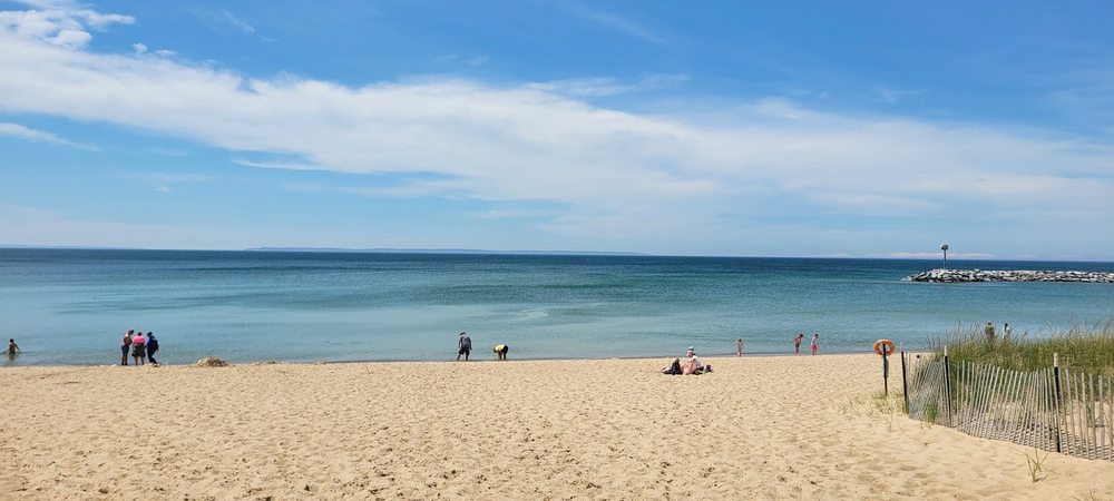 Van's Beach Logo