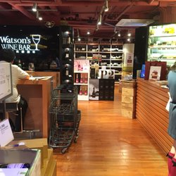 屈臣氏酒窖 - Retail floor