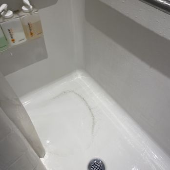 CorePower Yoga - Marina del Rey - Dirty shower - Yoga Near Me - Marina Del Rey, California