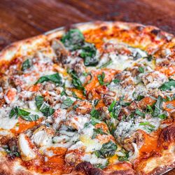 Hutchins Garage - Fried chicken pizza