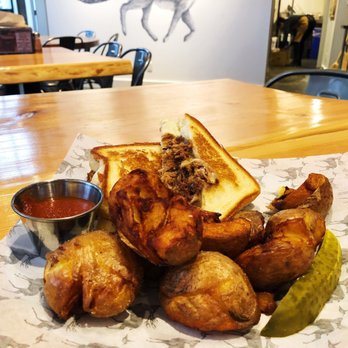 Hunter Gather - Pulled pork sandwich - Barbeque Near Me - Whistler, British Columbia