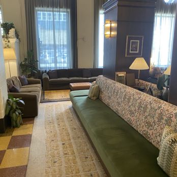 Holston House - Lobby - Hotels Near Me - Nashville, Tennessee Holston House - Lobby - Hotels Near Me - Nashville, Tennessee