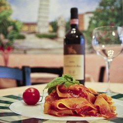 Pappardelle al pomodoro servite nella saletta interna