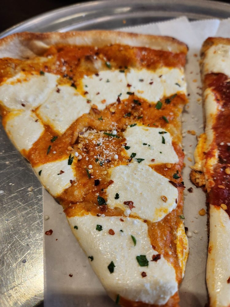 UMBERTOS Updated October 2024 301 Photos & 103 Reviews 429 Plandome Rd, Manhasset, New