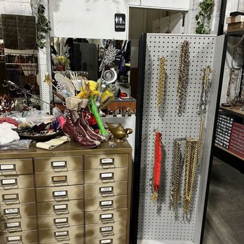 The Costume Collective - Costumes Near Me - Minneapolis, Minnesota