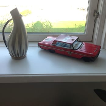 Retrograd - Keramikvase i selskab med US fire chief bil. - Used, Vintage & Consignment Near Me - Copenhagen, 84