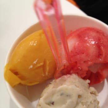 Tuttimelon - mango strawberry ummmm - Desserts Near Me - Novato, California Tuttimelon - mango strawberry ummmm - Desserts Near Me - Novato, California