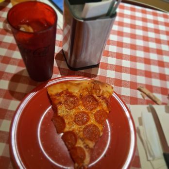 Bill's Pizza - Iced Tea and Pepperoni Slice - Pizza Near Me - Palm Springs, California Bill's Pizza - Iced Tea and Pepperoni Slice - Pizza Near Me - Palm Springs, California