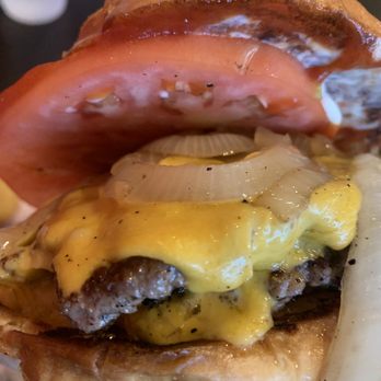 Beth's Burger Bar - Burgers Near Me - Orlando, Florida