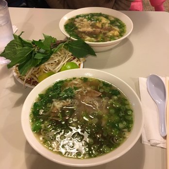 Pho 75 - Regular-size #1 Bowl (Tai, Nam, Gau, Gan, Sach) - Vietnamese Near Me - Falls Church, Virginia