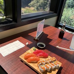 Sushi Combo Deluxe Sushi Combo Deluxe
