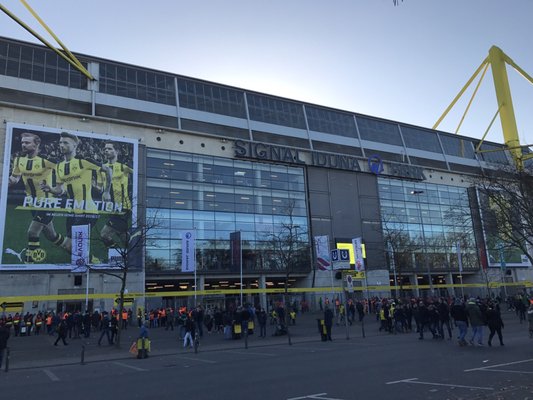 Signal Iduna Park by null