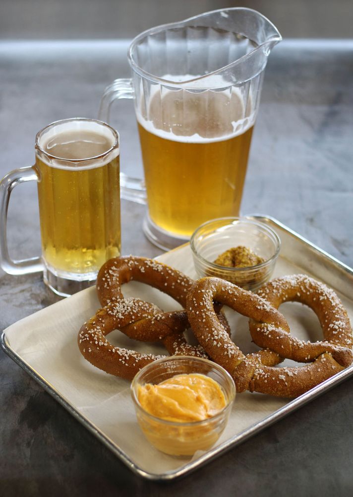 Mulligan's Sports Bar & Grill Image