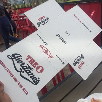 Giordano's - Pizza Near Me - Rosemont, Illinois