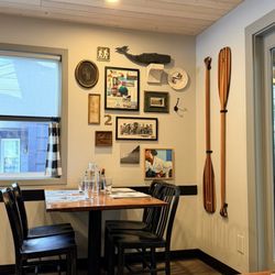 Wanda's Cafe + Bakery - Dining area