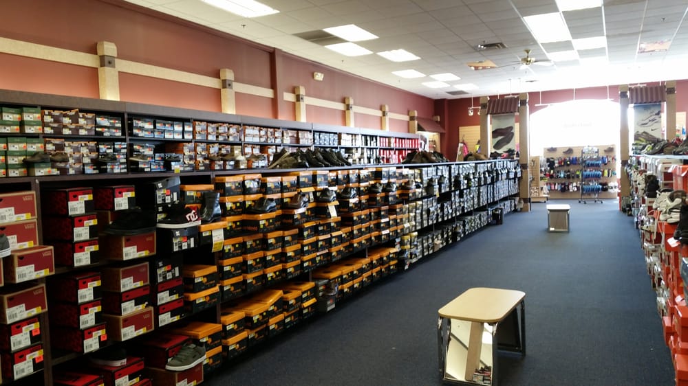 SHOE DEPT Updated October 2024 4781 Commercial Dr, New Hartford