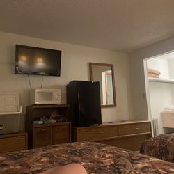 Taloga Motel - Opposite side of room