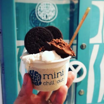 Yorica! - Mini chill out - chocolate and vanilla - Ice Cream & Frozen Yogurt Near Me - London, XGL