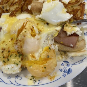 Frank's Diner - Eggs Benedict w/side of hash browns - Breakfast & Brunch Near Me - Spokane, Washington