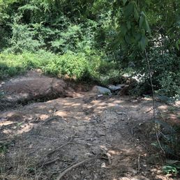 This is where the steep trail starts to get down to the rocks & water. This is where the steep trail starts to get down to the rocks & water.