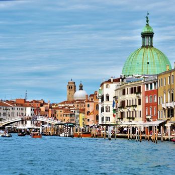 Canal Grande - Landmarks & Historical Buildings Near Me