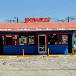 Exterior photo of Mr. Phat Donut House - Compton, California Exterior photo of Mr. Phat Donut House - Compton, California