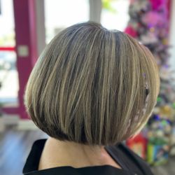 D'vine Hair Salon