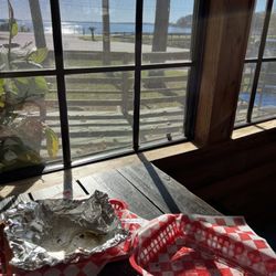 North Lake Grill - Empty plates, Lake view, Nice Music.