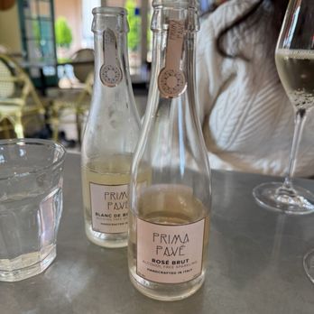 Cochon Tasting Bar - Non-Alcoholic Sparking Wines for the designated driver - Wine Tasting Room Near Me - Sonoma, California