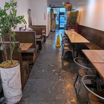 Uroko Poke - Indoor dining - Poke Near Me - Cypress, California