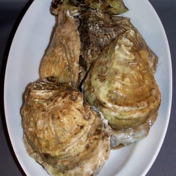 Atlantic Seafood - Bluepoint Oysters, Malpaque Prince Edward Island oysters, Noank oysters, oysters, Wellfleet oysters are all at Atlantic Seafood - Seafood Near Me - Old Saybrook, Connecticut Atlantic Seafood - Bluepoint Oysters, Malpaque Prince Edward Island oysters, Noank oysters, oysters, Wellfleet oysters are all at Atlantic Seafood - Seafood Near Me - Old Saybrook, Connecticut