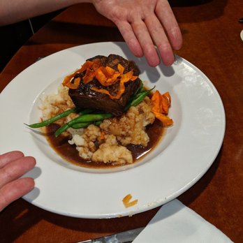 Horseshoe Pub & Restaurant - Short rib - Pubs Near Me - Hudson, Massachusetts