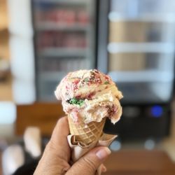 Cowlick’s Creamery