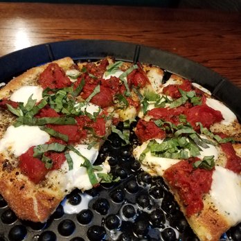 Beach Club Bistro - margarite - Pizza Near Me - Euclid, Ohio