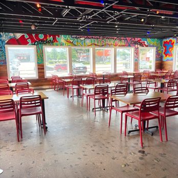 Dave's Hot Chicken - Interior, June 2026 - Chicken Shop Near Me - Arlington, Texas Dave's Hot Chicken - Interior, June 2026 - Chicken Shop Near Me - Arlington, Texas