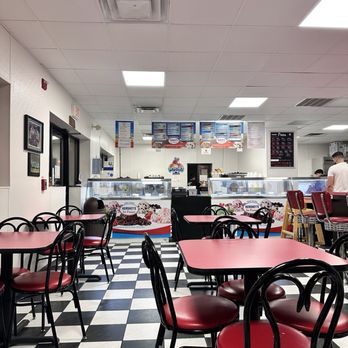 Papa's Ice Cream - Interior - Ice Cream & Frozen Yogurt Near Me - Warwick, Rhode Island Papa's Ice Cream - Interior - Ice Cream & Frozen Yogurt Near Me - Warwick, Rhode Island
