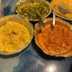 Mount Everest Momo Cafe - Chicken Korma, Saag Paneer, Paneer Tika Masala