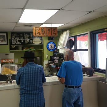 La Mia Bakery - Waiting area - Bakeries Near Me - Miami, Florida