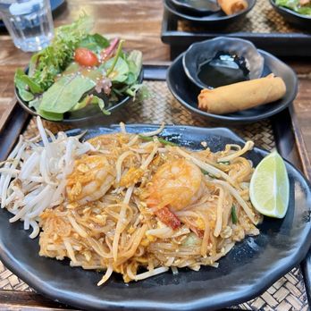 Kin Long Beach - Shrimp Pad Thai lunch - Thai Near Me - Long Beach, California Kin Long Beach - Shrimp Pad Thai lunch - Thai Near Me - Long Beach, California