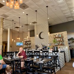 Crescent Bistro - Inside