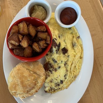 Ruby Sunshine Charleston Downtown - BYOB omelette - Breakfast & Brunch Near Me - Charleston, South Carolina Ruby Sunshine Charleston Downtown - BYOB omelette - Breakfast & Brunch Near Me - Charleston, South Carolina