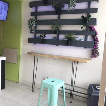 FruitOMann - a kitchen with a counter and a bar - Juice Bars & Smoothies Near Me - Toronto, Ontario FruitOMann - a kitchen with a counter and a bar - Juice Bars & Smoothies Near Me - Toronto, Ontario