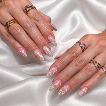 Charming Nail Lounge - Nail Salons Near Me - Newport Beach, California