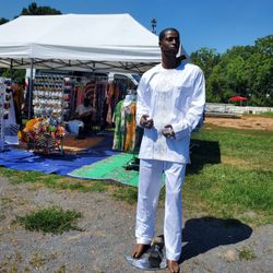 Howard County Fairgrounds - I actually thought this dude was a for real. Wow good image of a mankind.
