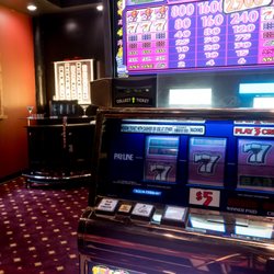 Red Door Escape Room - Cash Me If You Can slot machines ready to play!
