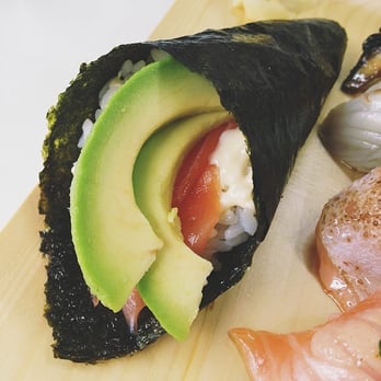 Wagocoro - Salmon & Avocado-temaki - Sushi Bars Near Me - Helsinki, 18