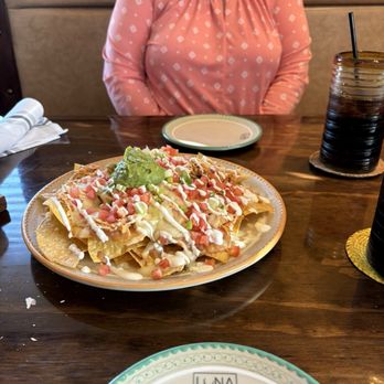 Luna Restaurant - Nachos with chicken - Mexican Near Me - Acton, Massachusetts